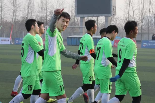 中国女排3-2淘汰美国，赛后球员表现评分：3满分3优秀 2及格